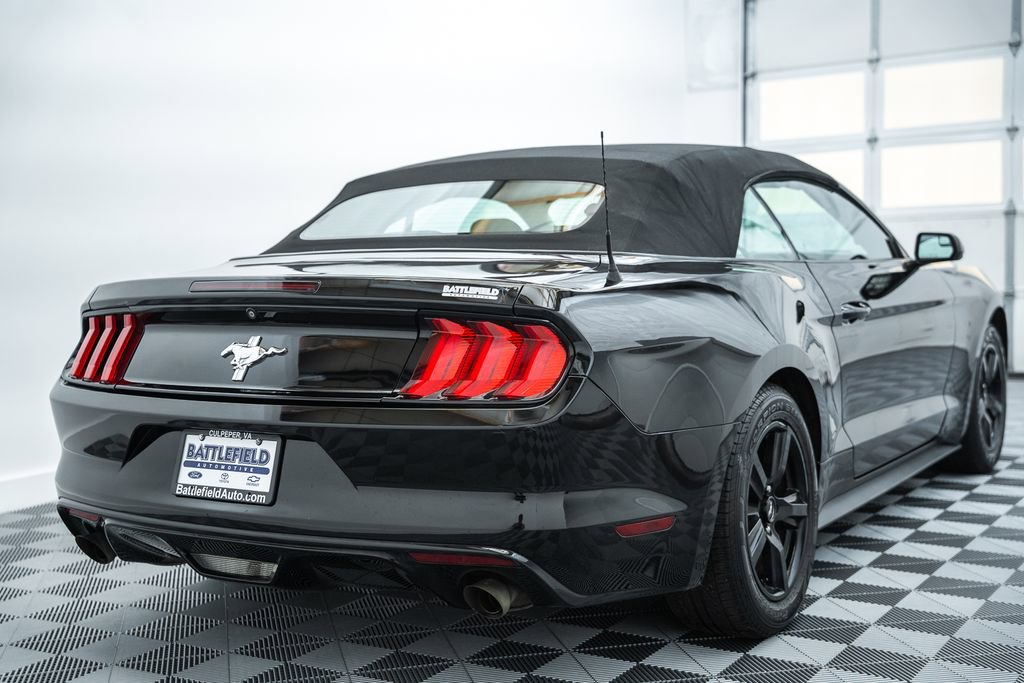 Used 2016 Ford Mustang Convertible image 5