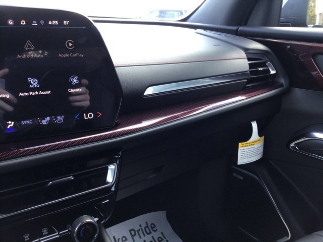 New 2026 Chevrolet Traverse RS w/ LPO, Floor Liner Package image 18
