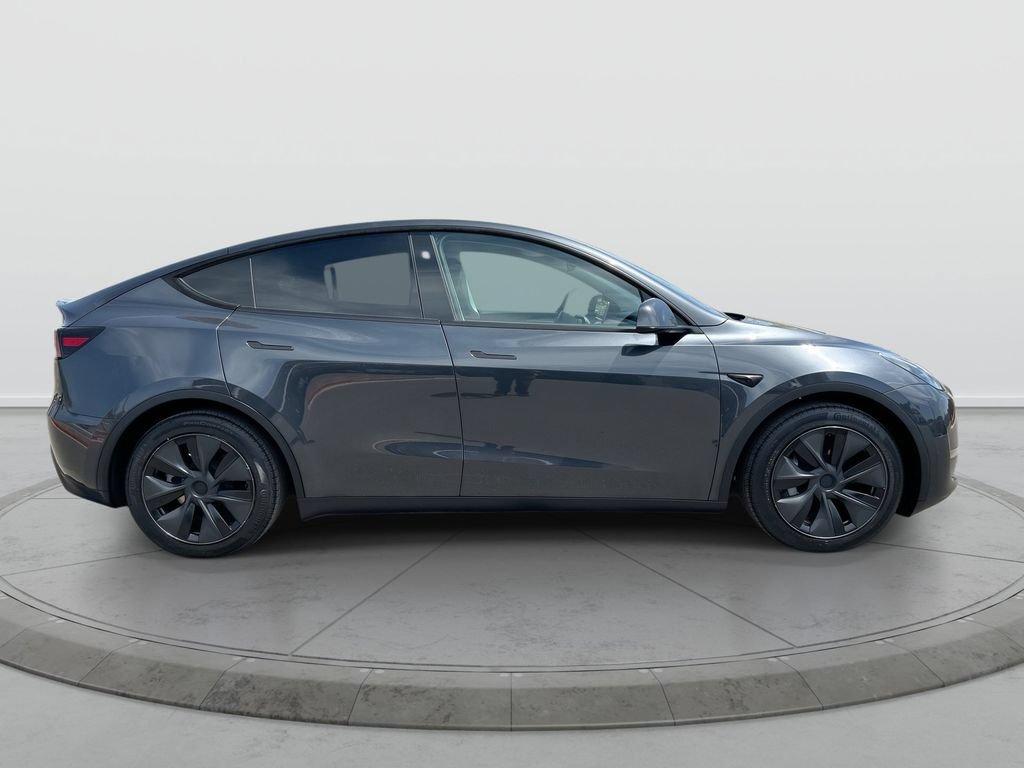 Used 2025 Tesla Model Y Long Range AWD/4WD image 9