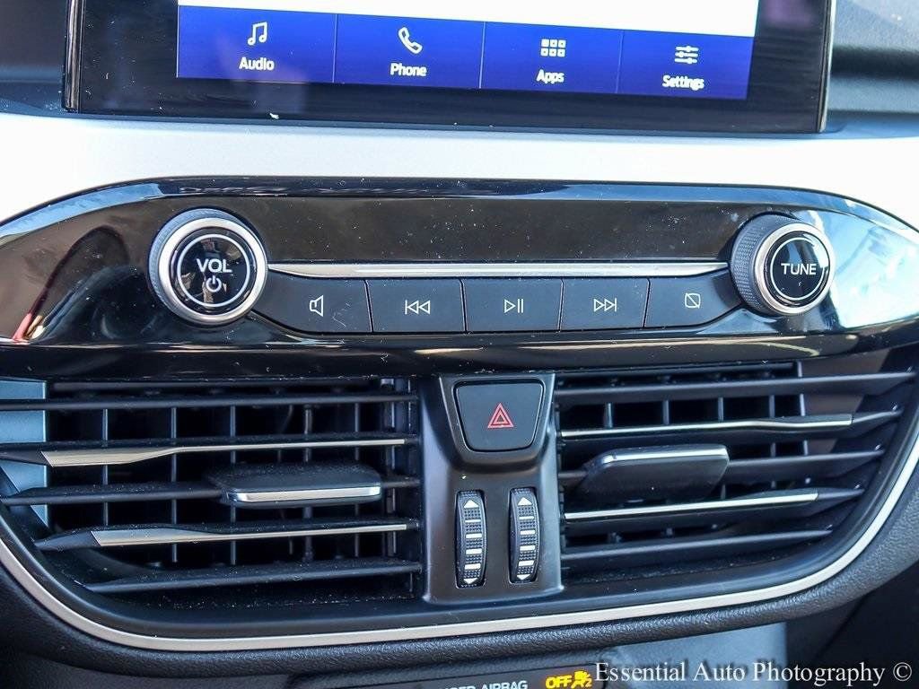 Certified 2022 Ford Escape SE w/ Cold Weather Package image 17