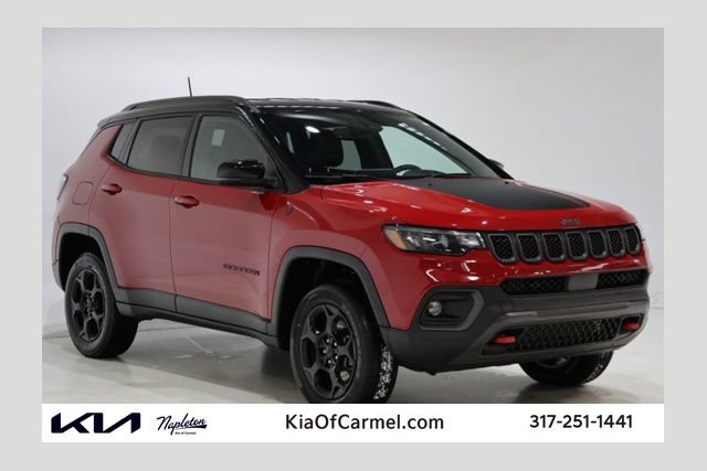 Used 2023 Jeep Compass Trailhawk w/ Trailhawk Convenience Group AWD/4WD image 1