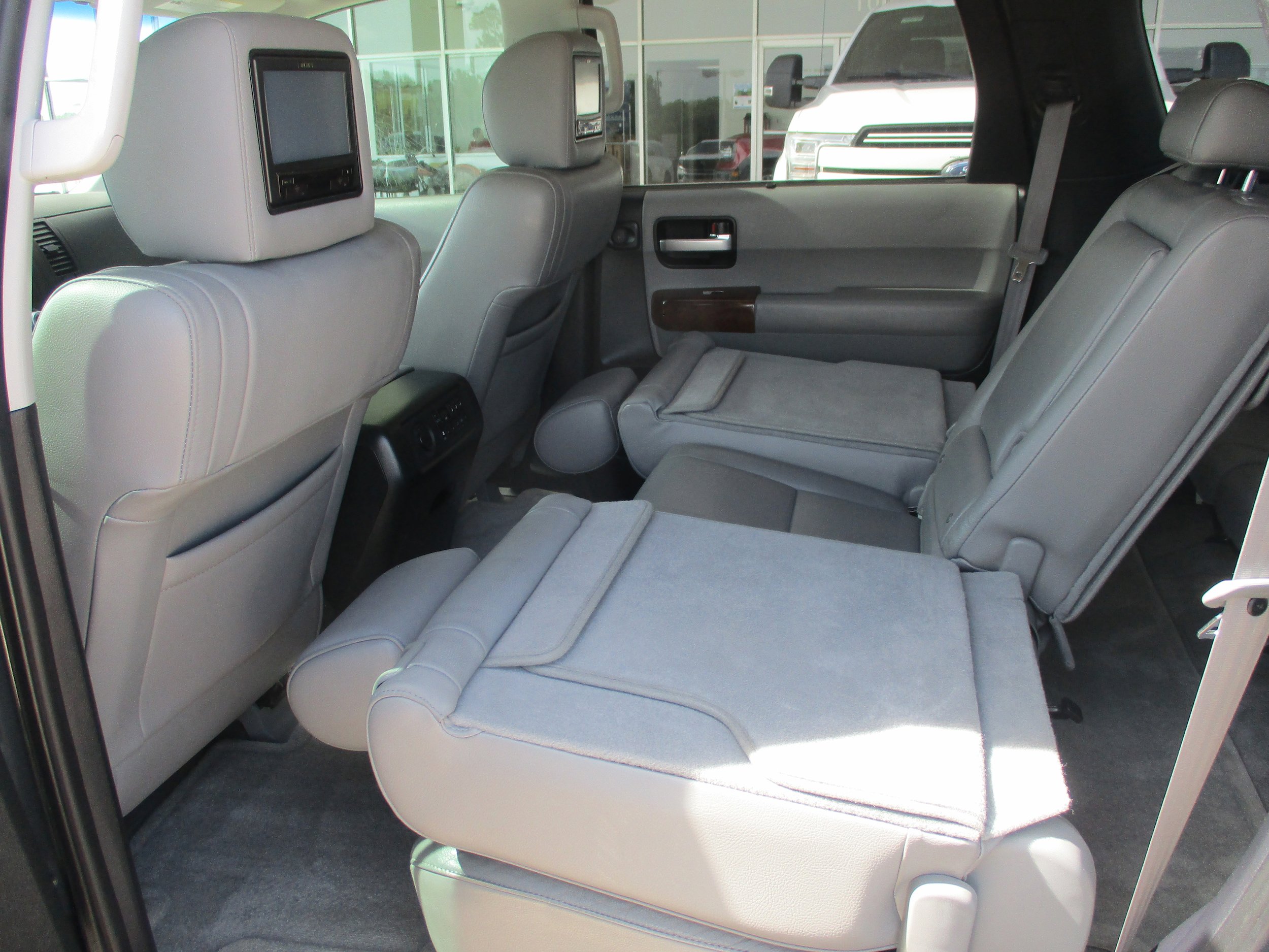 Used 2008 Toyota Sequoia Limited RWD image 5