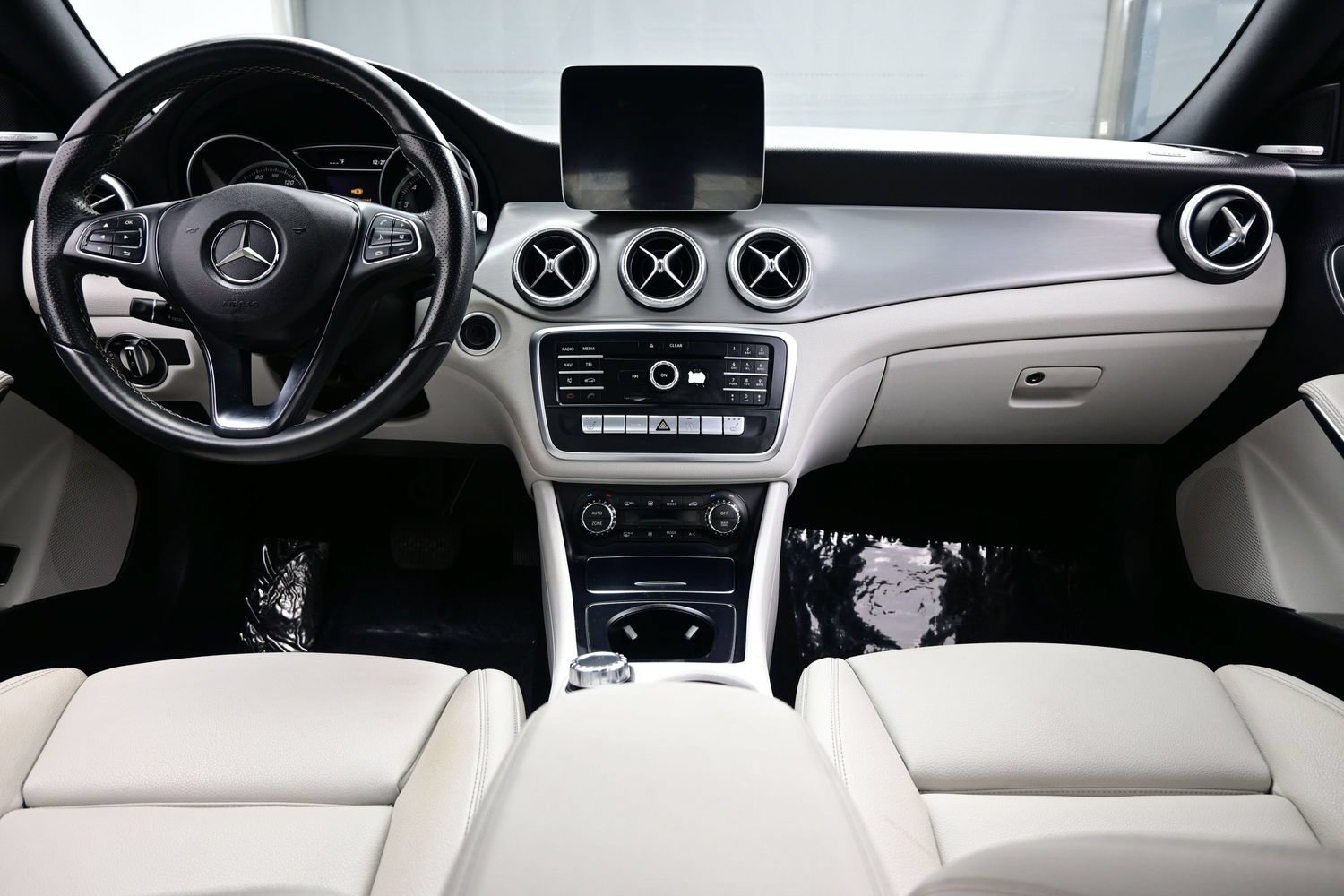 Used 2018 Mercedes-Benz CLA 250 image 19