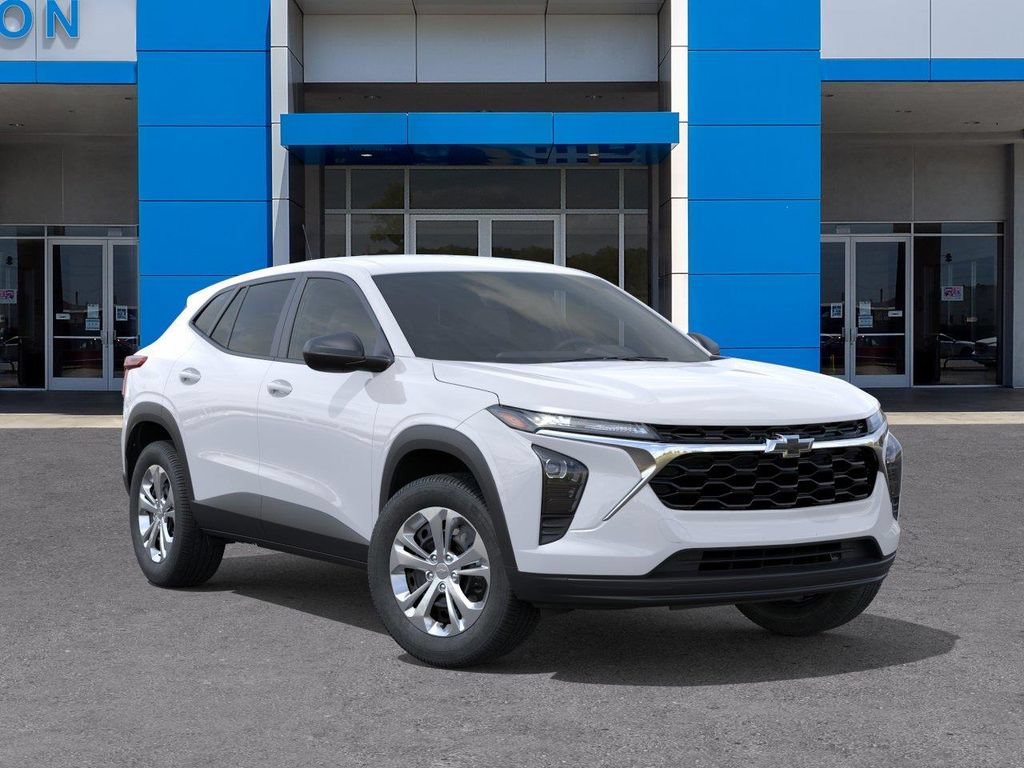 New 2026 Chevrolet Trax LS w/ Driver Confidence Package FWD image 7