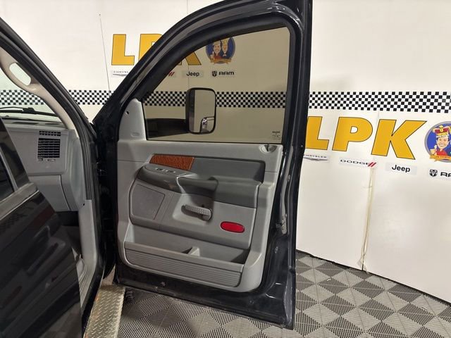 Used 2006 Dodge Ram 3500 Truck SLT w/ Light Group image 16