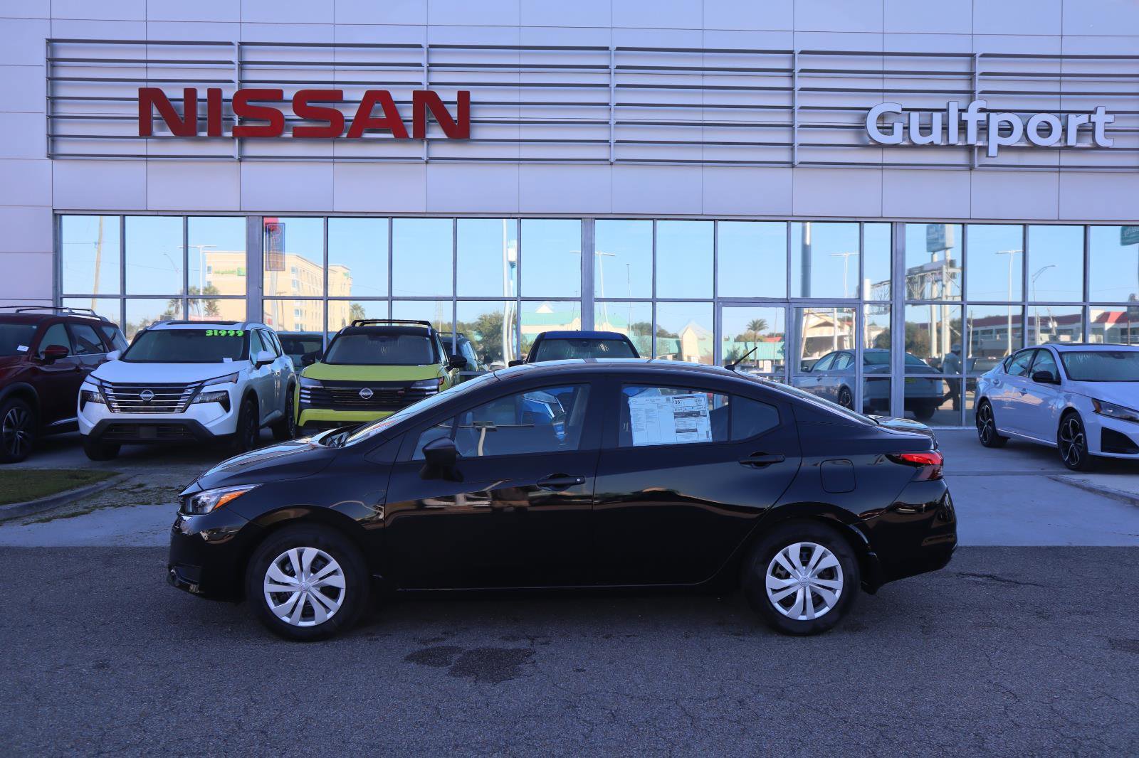 Used 2025 Nissan Versa S w/ Trunk Package image 3