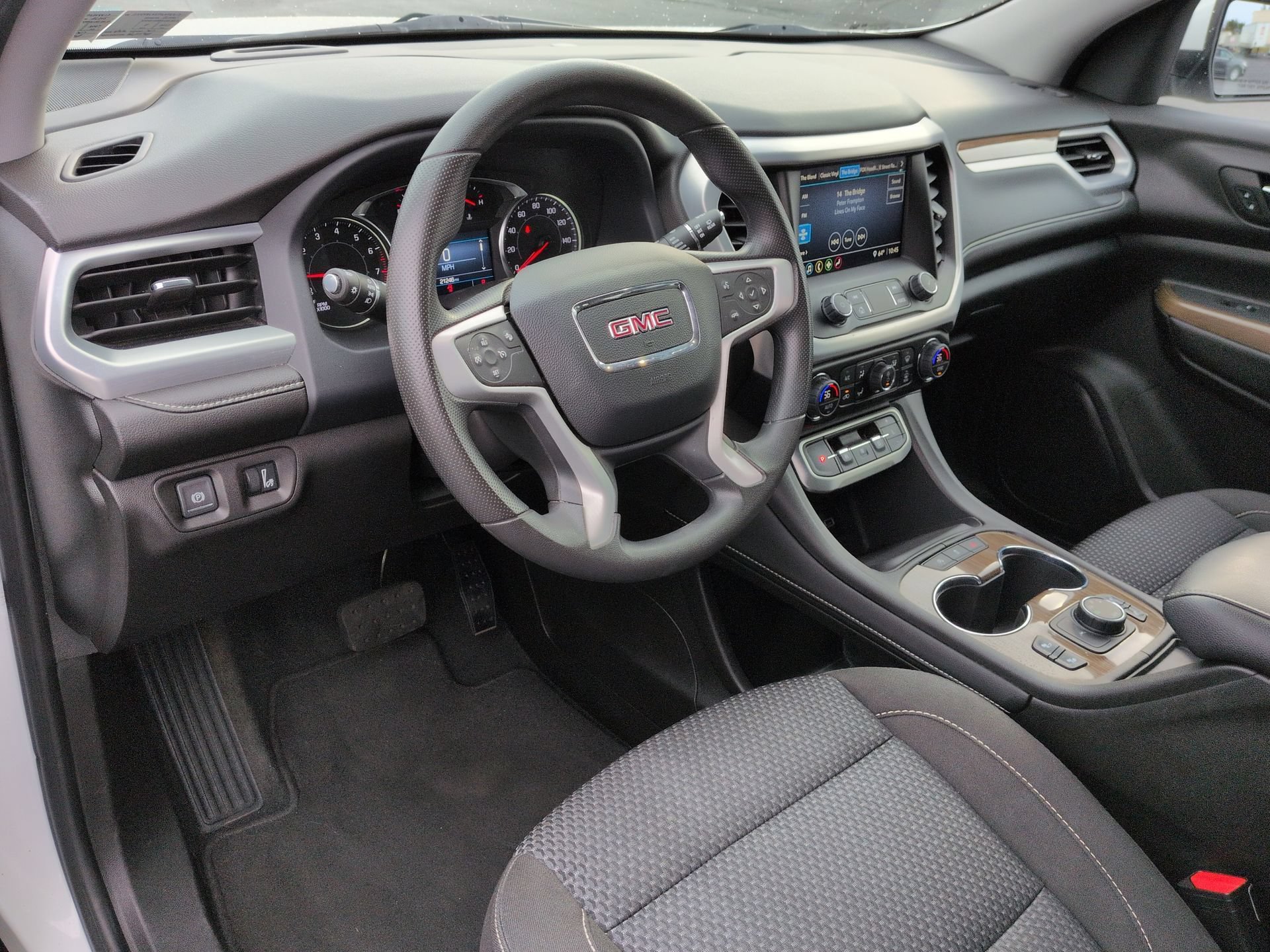 Certified 2023 GMC Acadia SLE w/ Driver Convenience Package AWD/4WD image 10