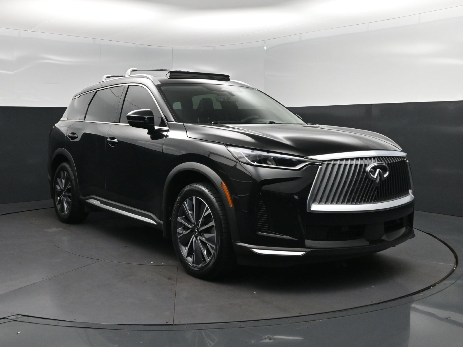 Used 2026 INFINITI QX60 Luxe w/ Cargo Package FWD image 9