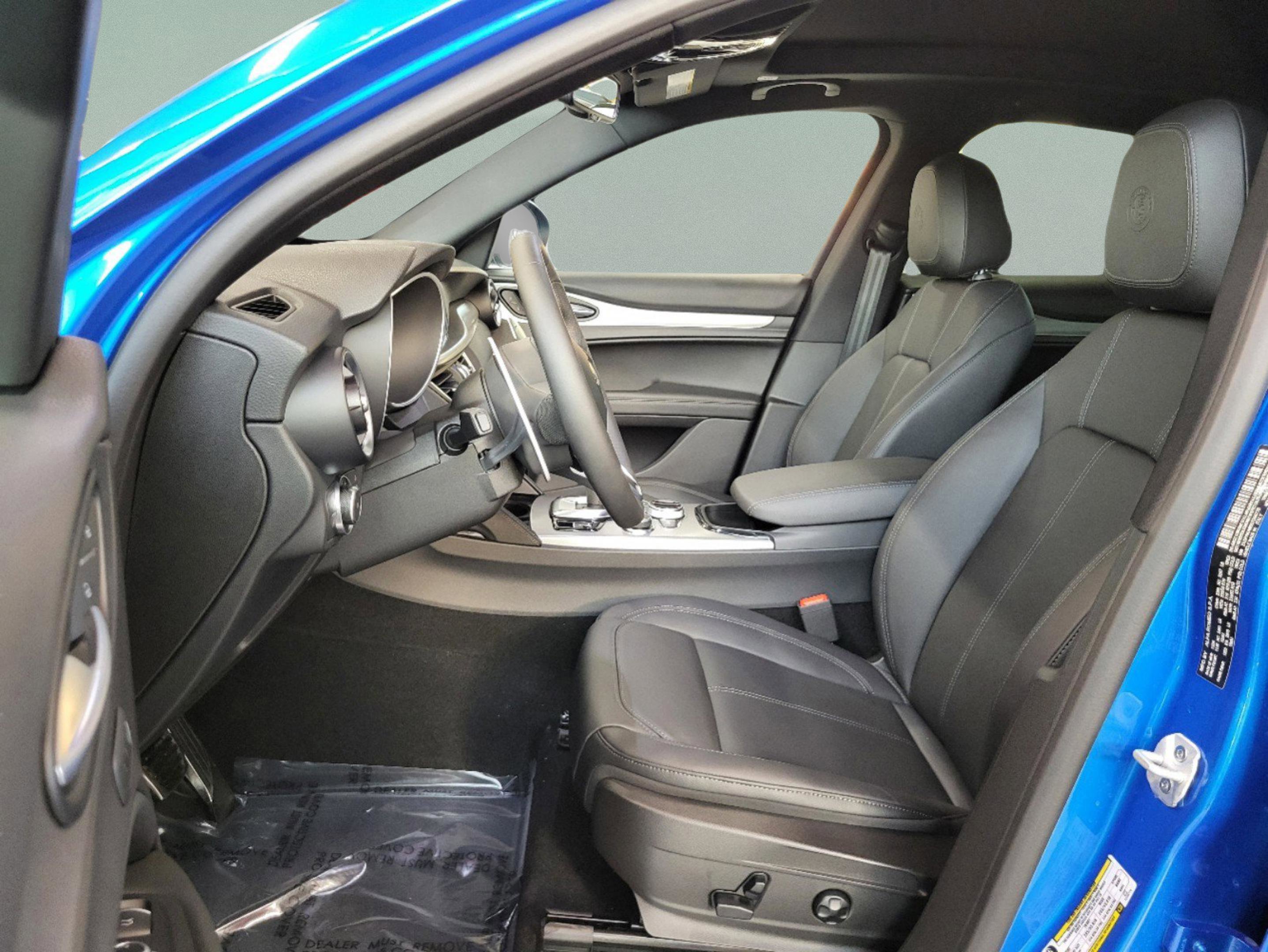 New 2025 Alfa Romeo Stelvio Sprint image 14