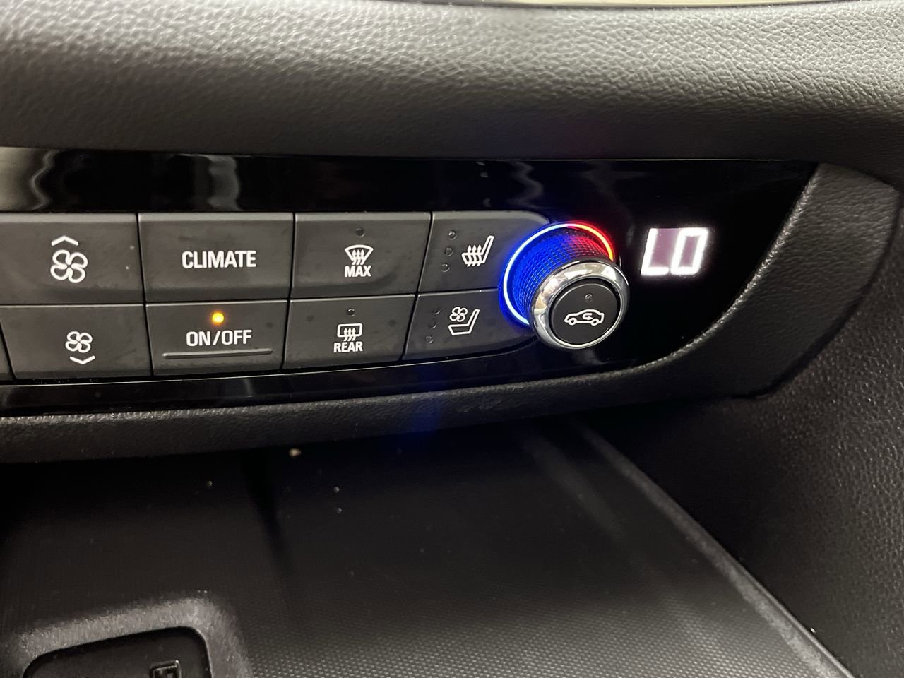 Used 2019 Buick Enclave Premium AWD/4WD image 25