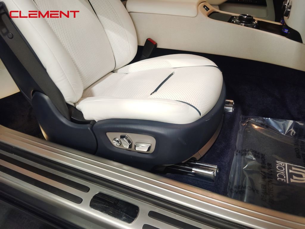 Used 2014 Rolls-Royce Wraith image 37