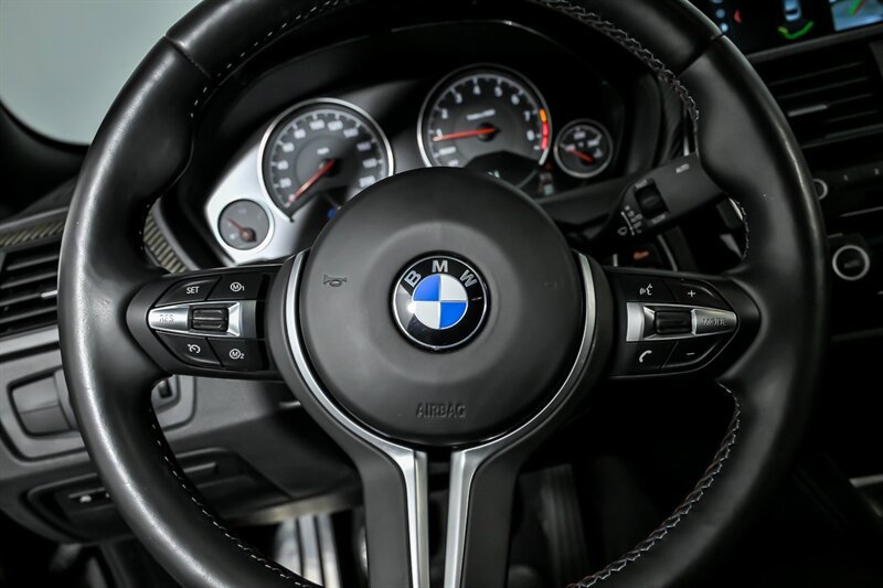 Used 2020 BMW M4 Coupe w/ Executive Package RWD image 23