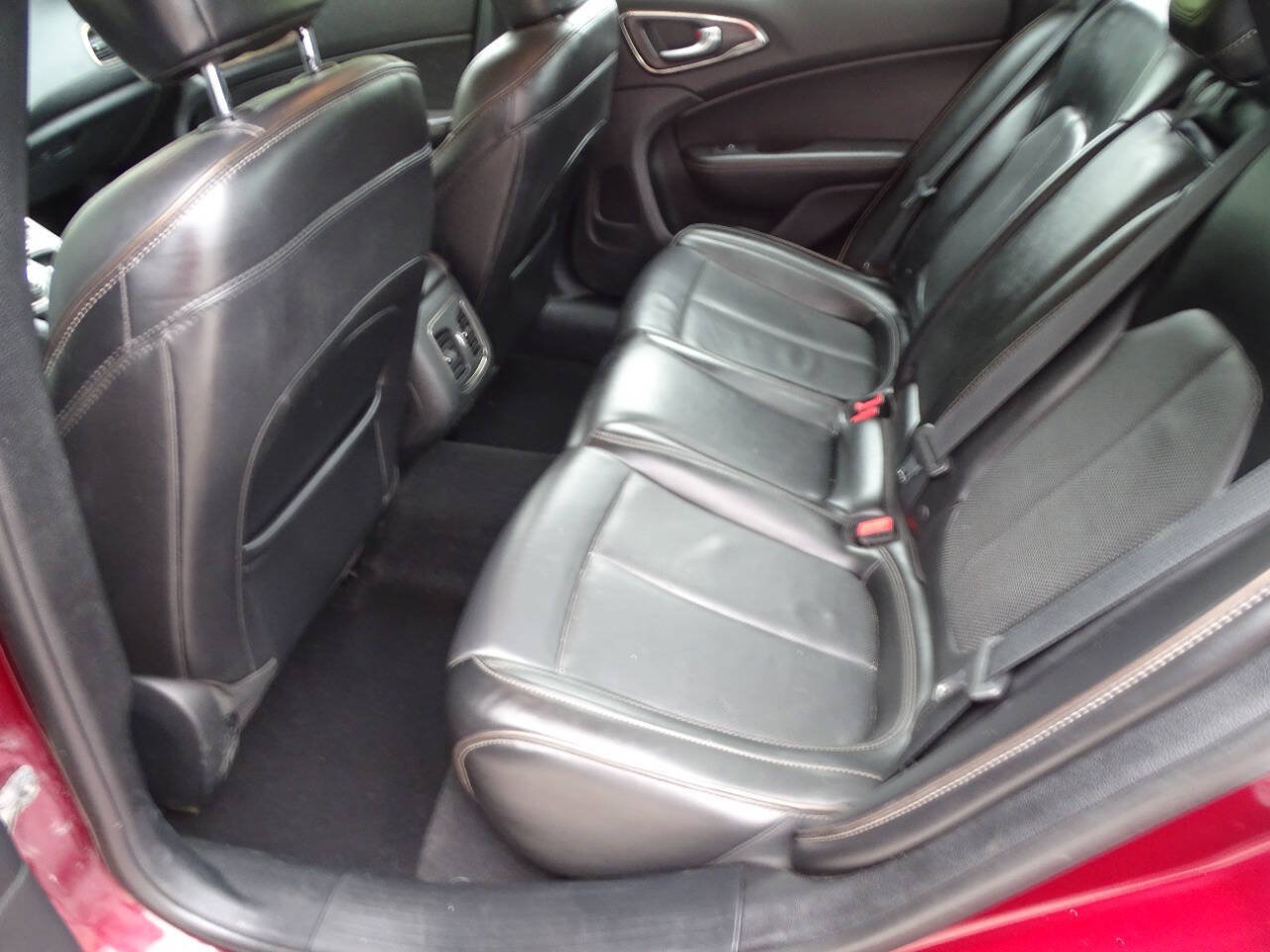 Used 2016 Chrysler 200 C w/ Premium Group FWD image 31