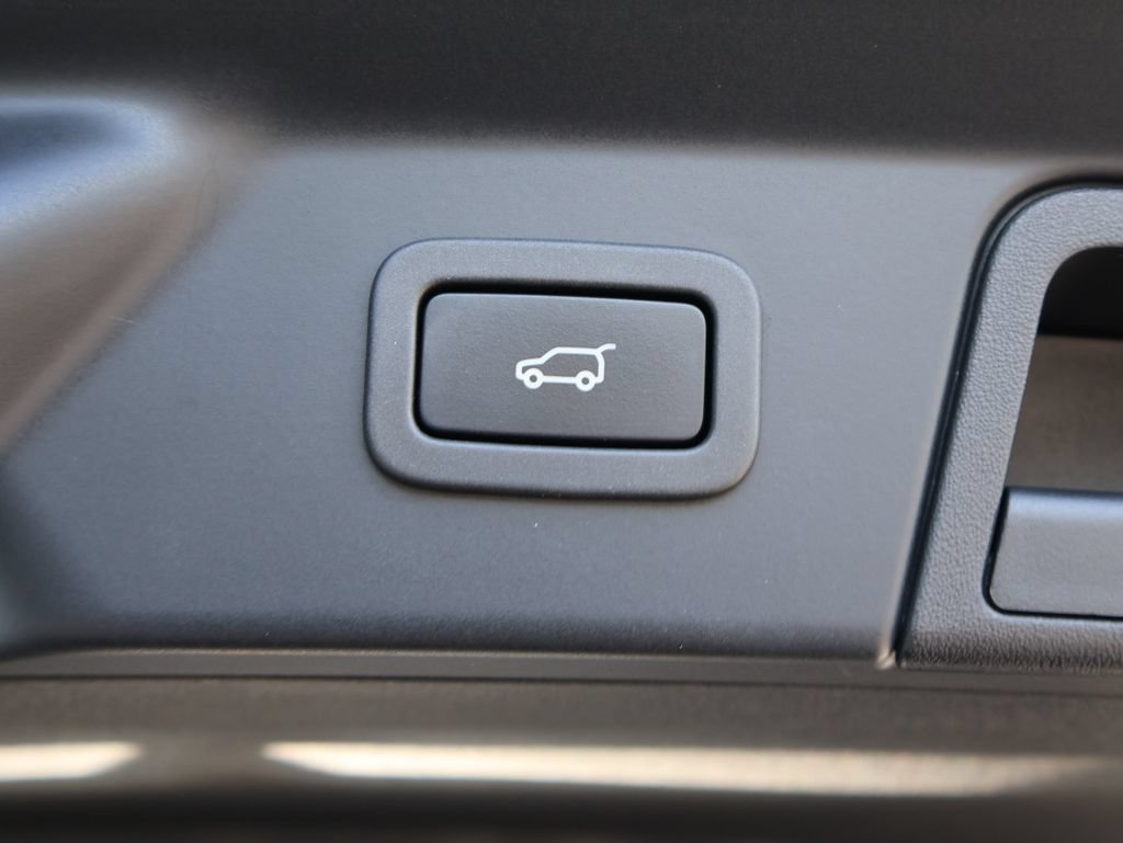 Used 2021 Land Rover Range Rover Velar R-Dynamic S AWD/4WD image 11