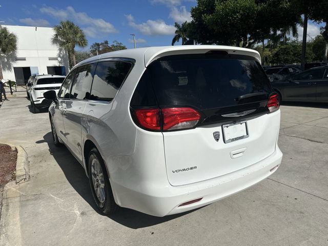 Used 2023 Chrysler Voyager LX FWD image 21