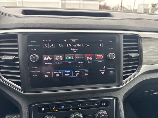 Certified 2021 Volkswagen Atlas Cross Sport SE image 25