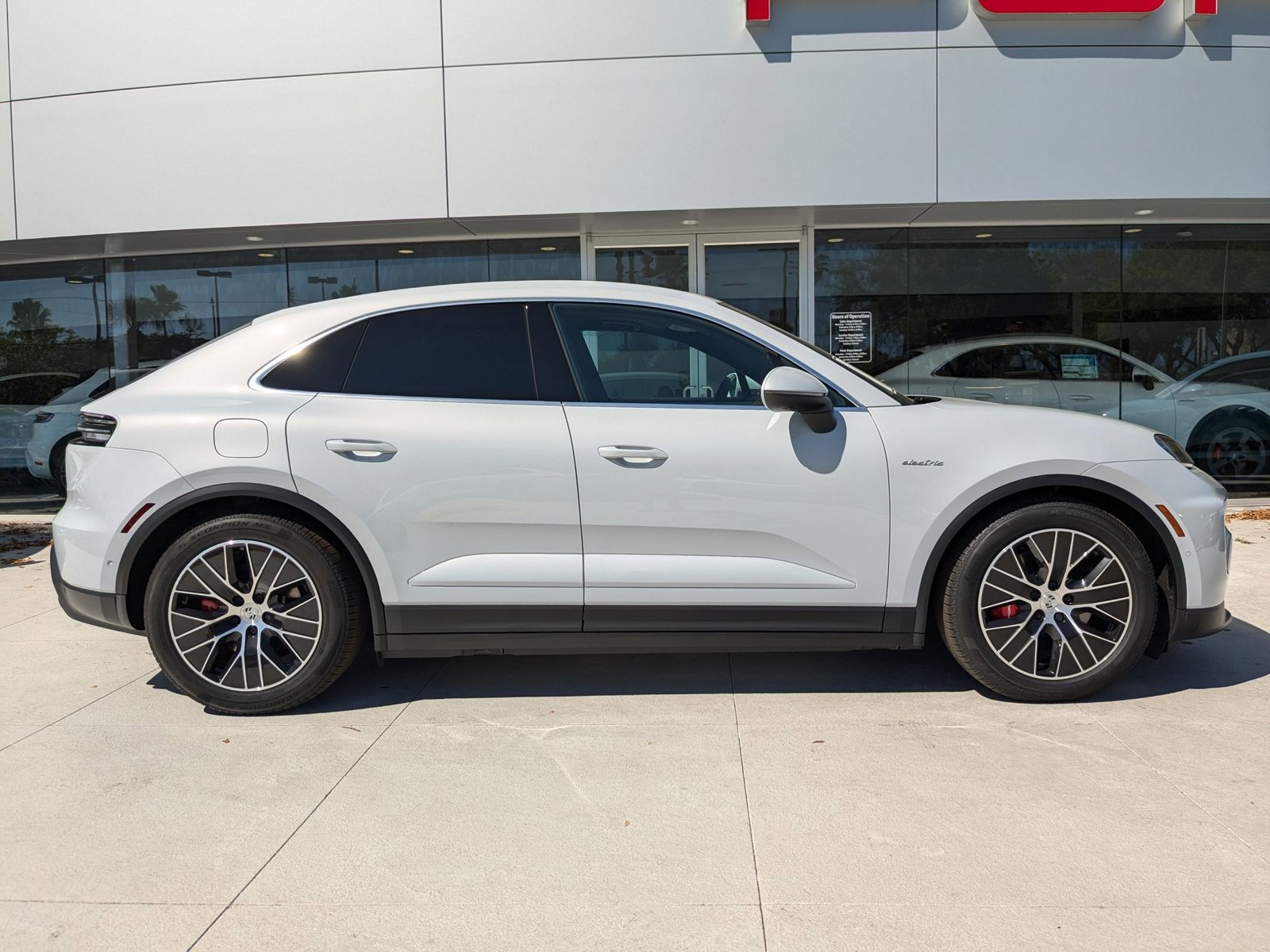 New 2025 Porsche Macan 4S Electric image 7