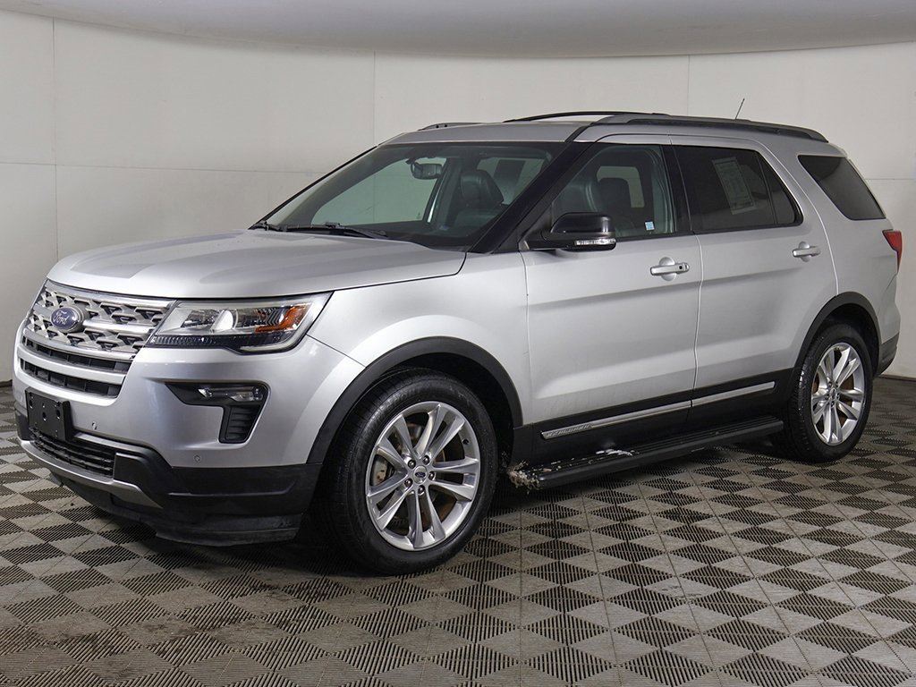 Used 2018 Ford Explorer XLT w/ Equipment Group 202A image 7