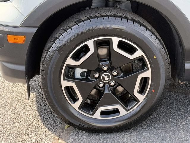 Used 2023 Ford Bronco Sport Outer Banks AWD/4WD image 5