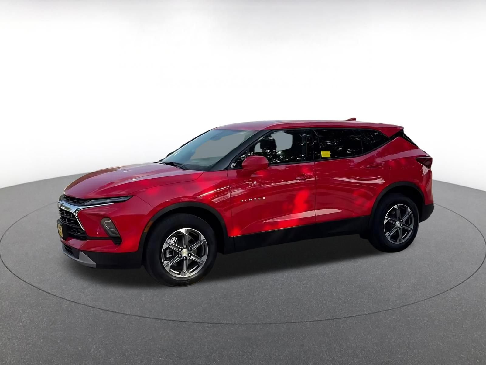 Used 2025 Chevrolet Blazer LT FWD image 8
