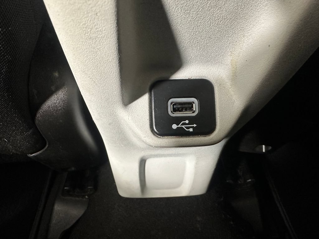 Used 2019 Jeep Renegade Latitude w/ UConnect 8.4 Nav Group FWD image 20