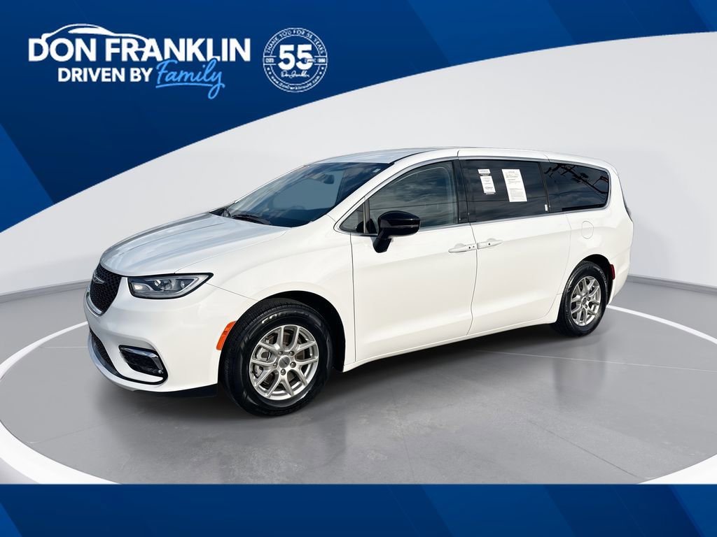 Used 2024 Chrysler Pacifica Touring-L