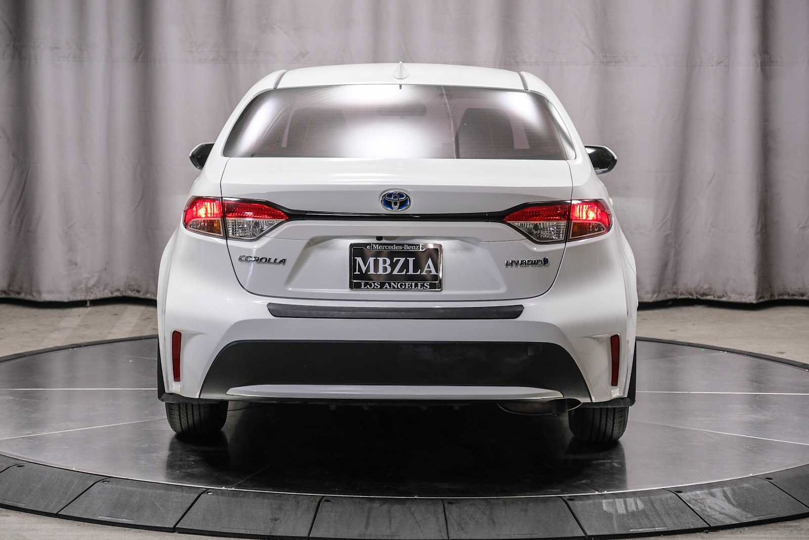 Used 2021 Toyota Corolla LE w/ Carpet Mat Package (TMS) FWD image 3
