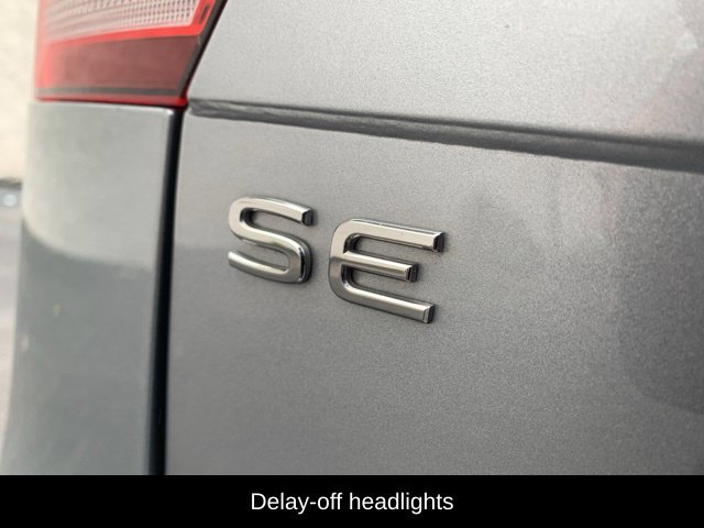 Used 2022 Volkswagen Tiguan SE R-Line FWD image 16