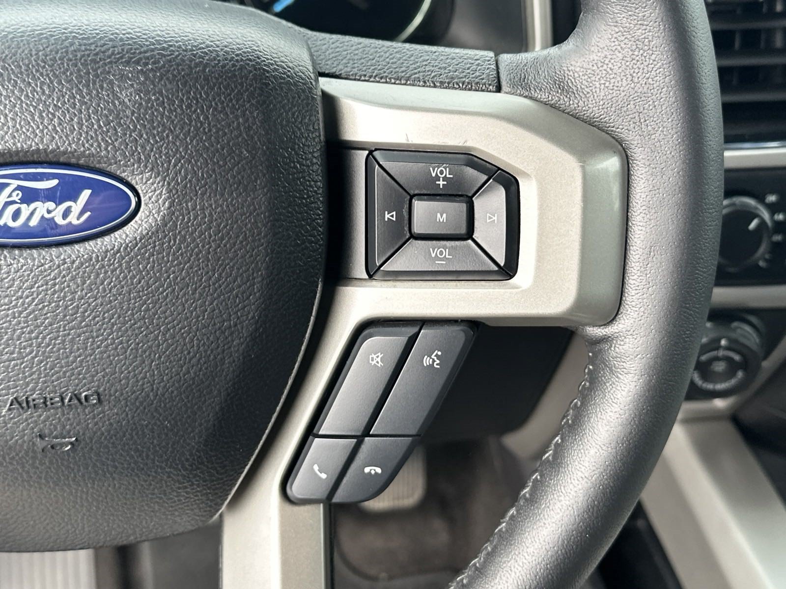Used 2020 Ford F150 Lariat AWD/4WD image 19
