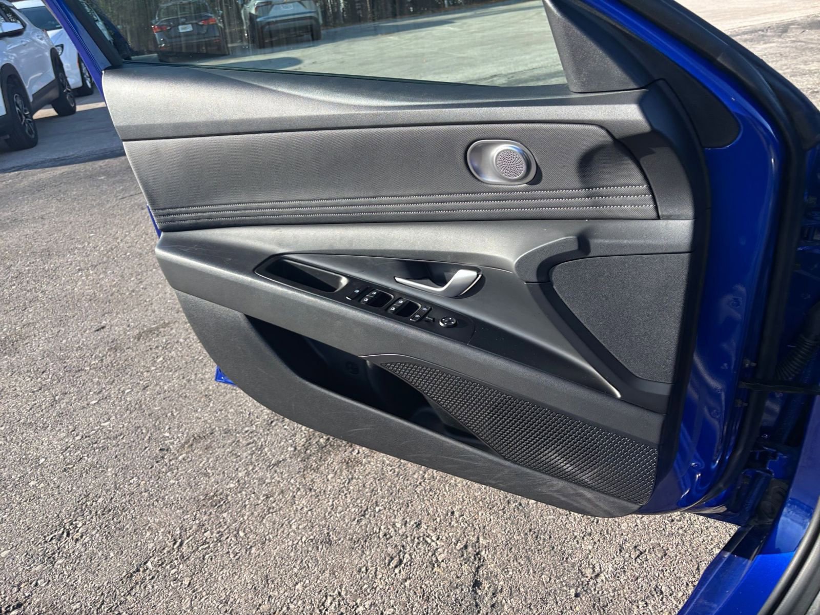 Used 2025 Hyundai Elantra SEL image 20