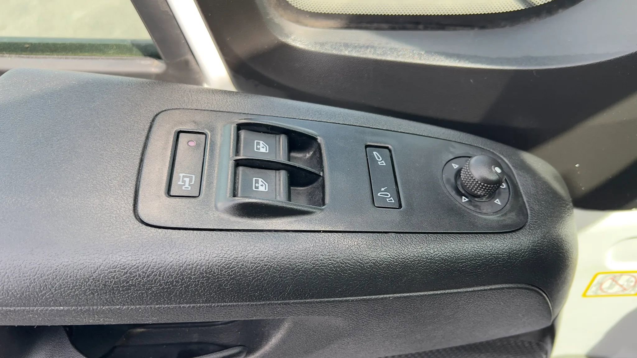 Used 2025 RAM ProMaster 2500 w/ Convenience Group FWD image 32