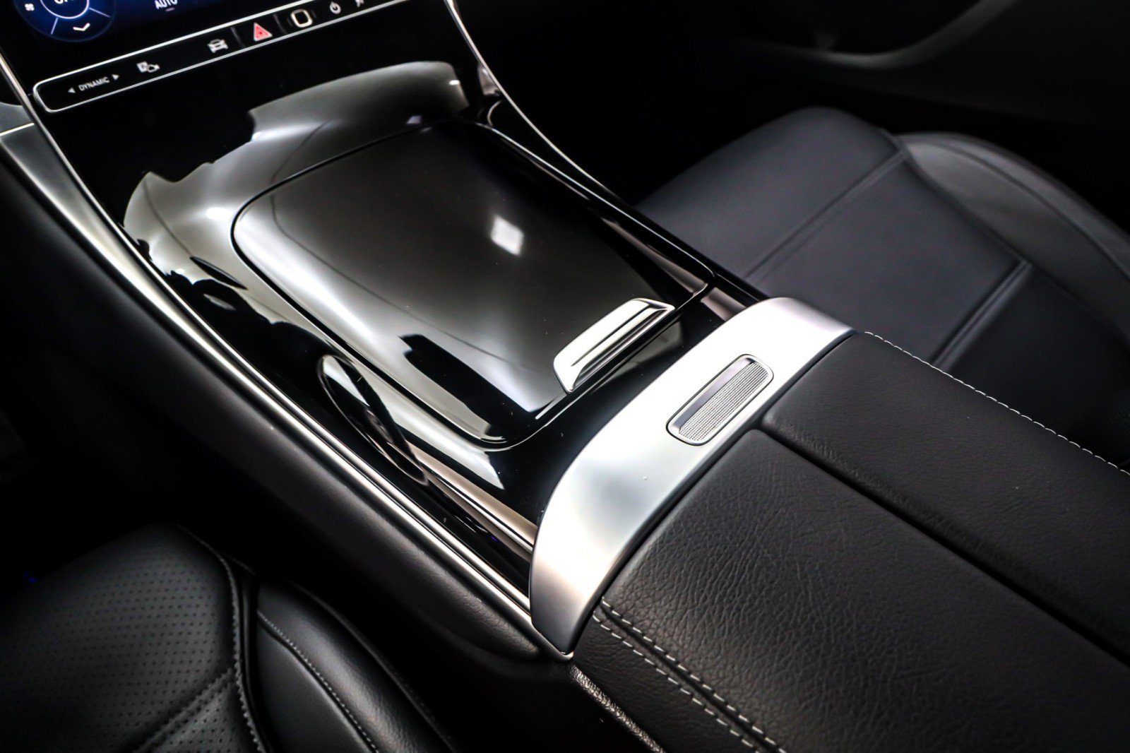 Certified 2025 Mercedes-Benz GLC 300 image 8