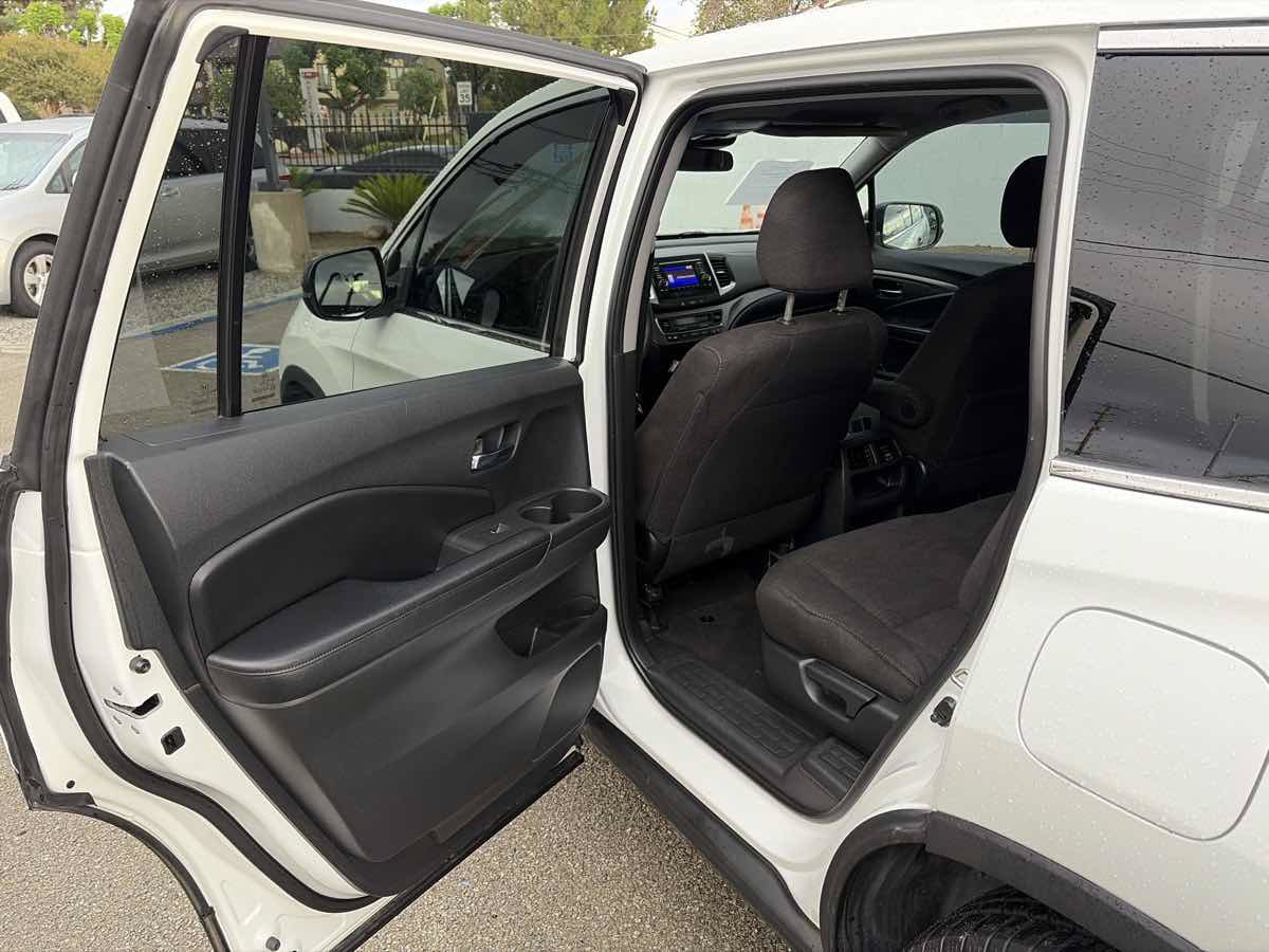 Used 2020 Honda Pilot LX image 11
