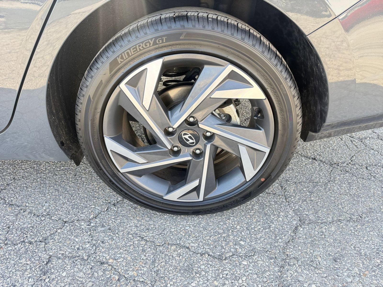 Used 2025 Hyundai Elantra SEL image 32