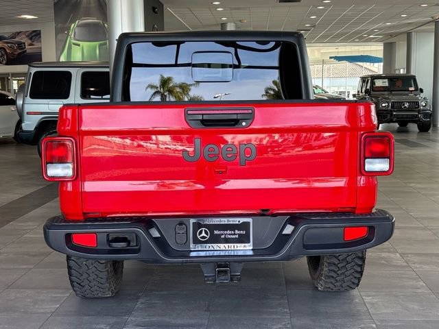 Used 2023 Jeep Gladiator Sport image 4