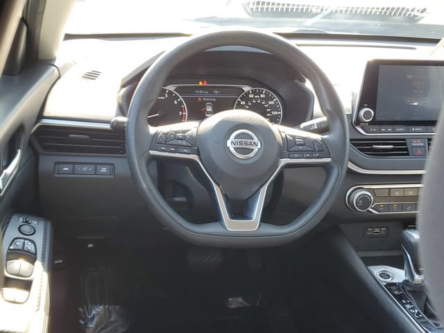 Used 2020 Nissan Altima 2.5 S AWD/4WD image 12