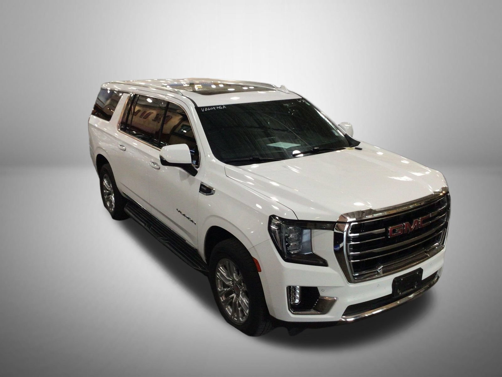 Certified 2022 GMC Yukon XL SLT w/ SLT Premium Package AWD/4WD image 3