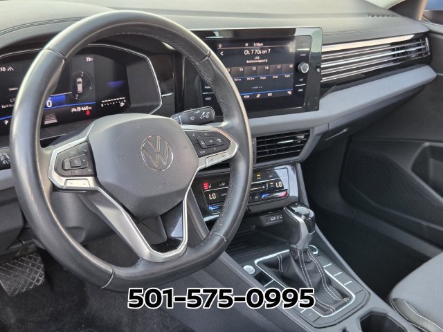 Used 2025 Volkswagen Jetta SE FWD image 9