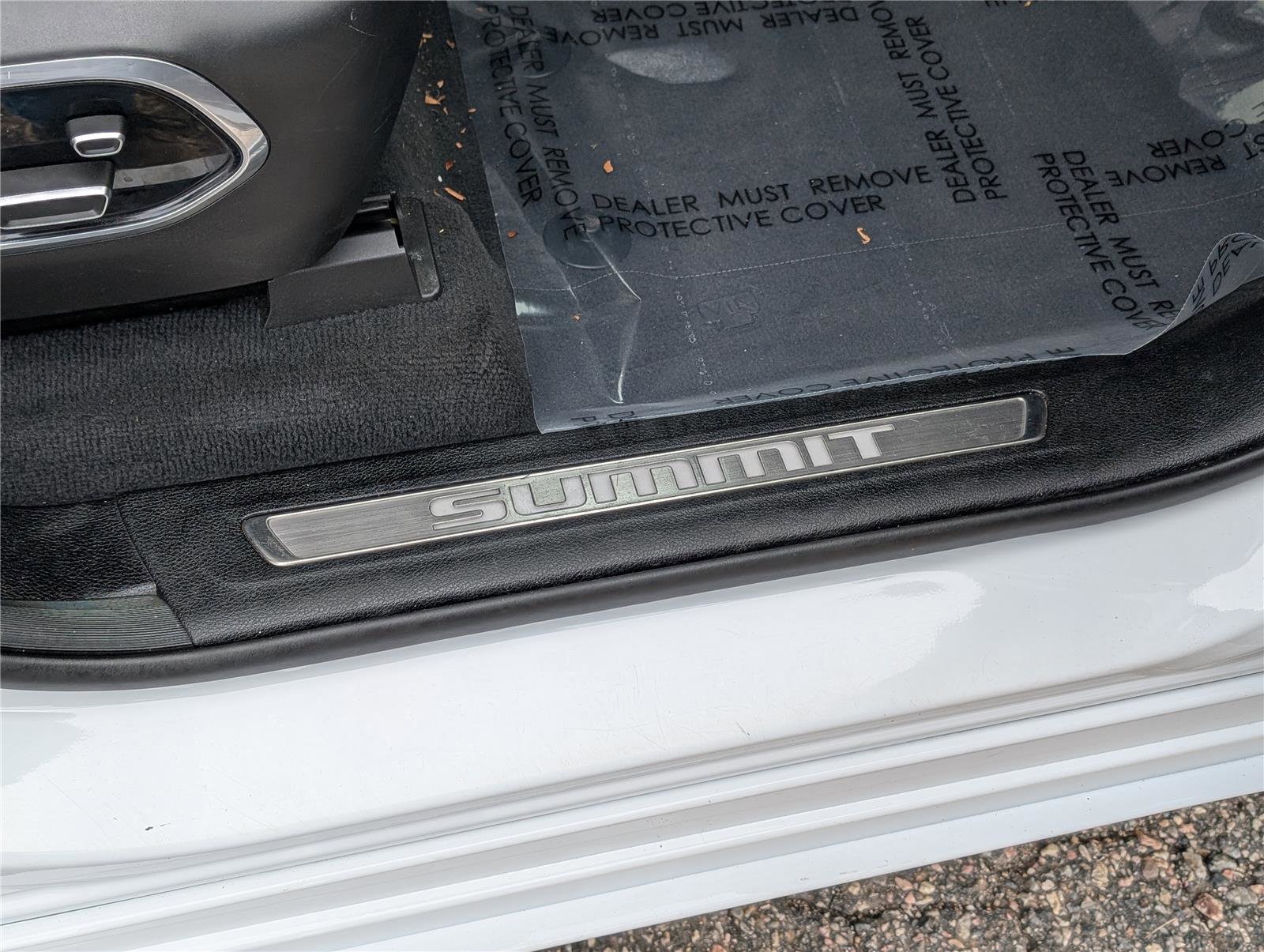 Used 2023 Jeep Grand Cherokee Summit image 10