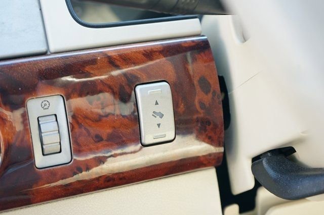 Used 2004 Lincoln Navigator Luxury image 18
