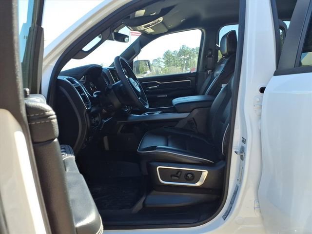 Used 2025 RAM 1500 Laramie AWD/4WD image 16