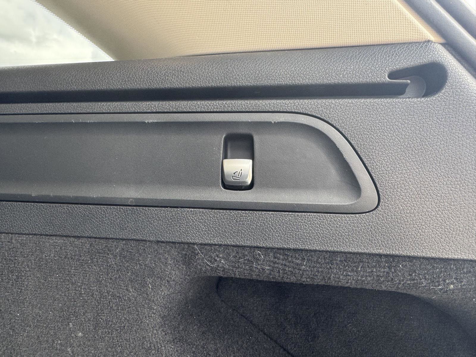 Used 2019 Mercedes-Benz GLC 300 image 24