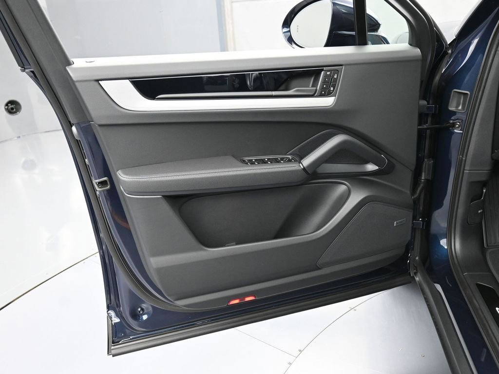 New 2026 Porsche Cayenne S image 15