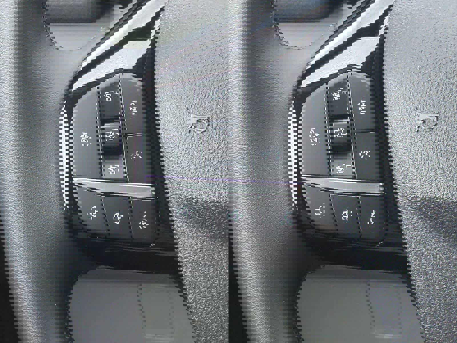 Certified 2025 Ford Escape SE w/ Class II Trailer Tow Package FWD image 23