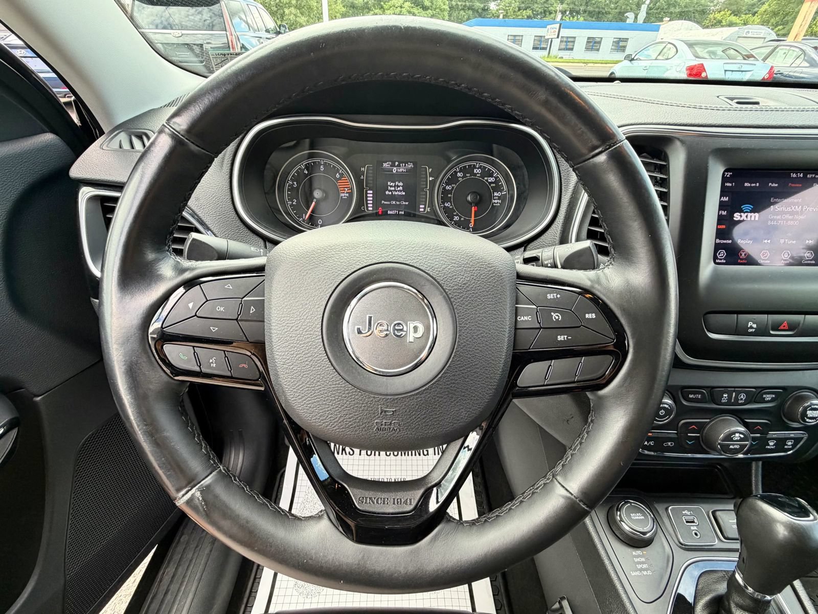 Used 2019 Jeep Cherokee Latitude Plus AWD/4WD image 33