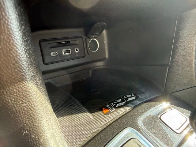 Used 2022 Chevrolet Equinox Premier image 17