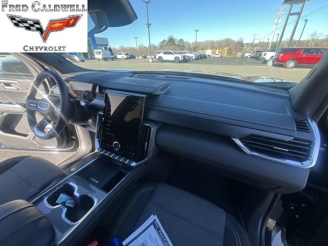 Used 2025 GMC Acadia Elevation image 28
