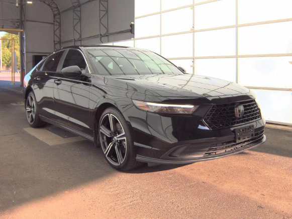 Used 2024 Honda Accord Sport image 3