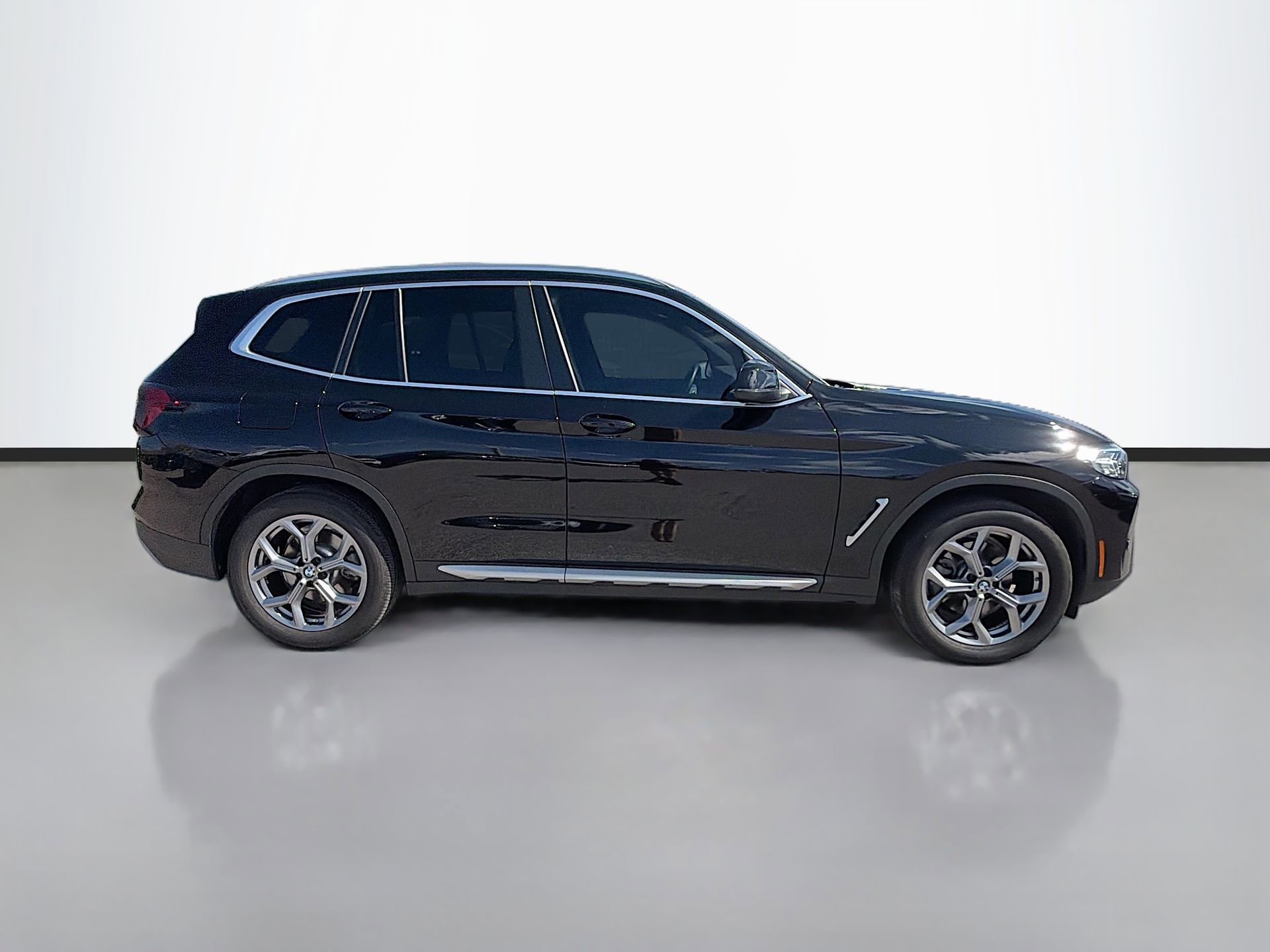 Certified 2024 BMW X3 sDrive30i image 3
