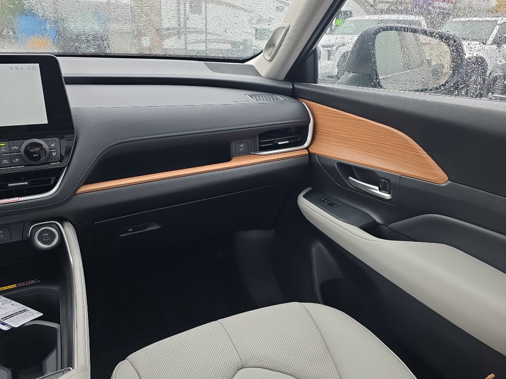 Used 2026 Toyota Grand Highlander Platinum image 25